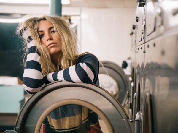 Laundry female student