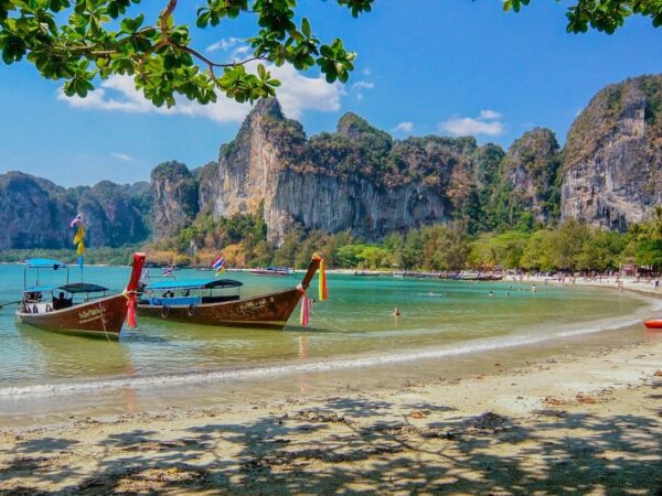 Koh Phi Phi beach